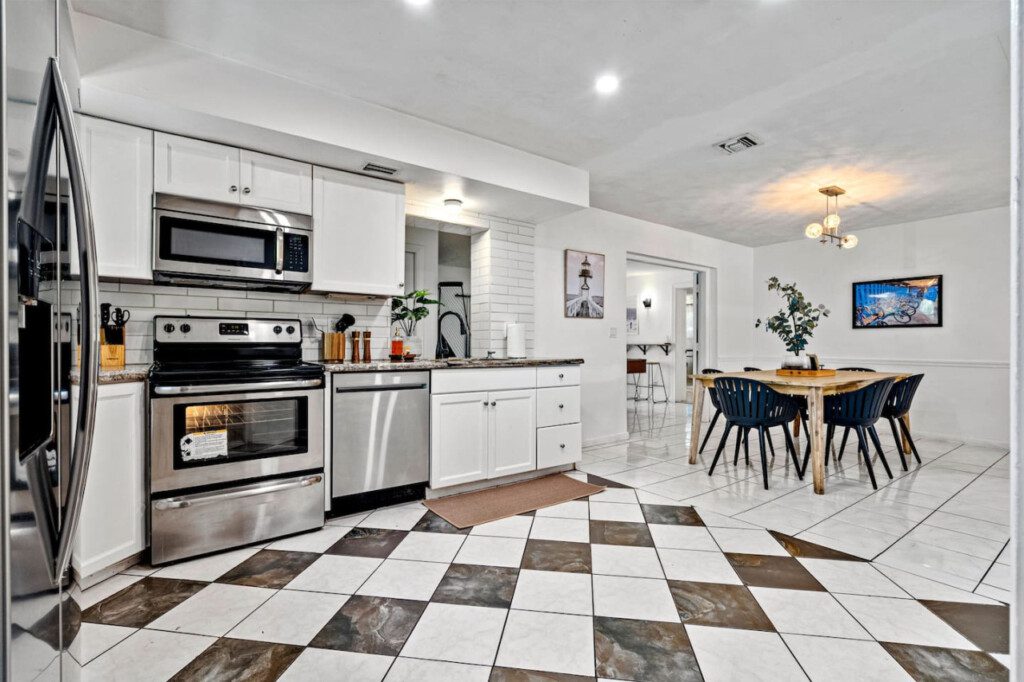 57133 279939 EvA0s2YBiz7glty 6M5kAa2mqYHOHvZFVa1M1fyNVrM 66b2ca51139fb.jpg